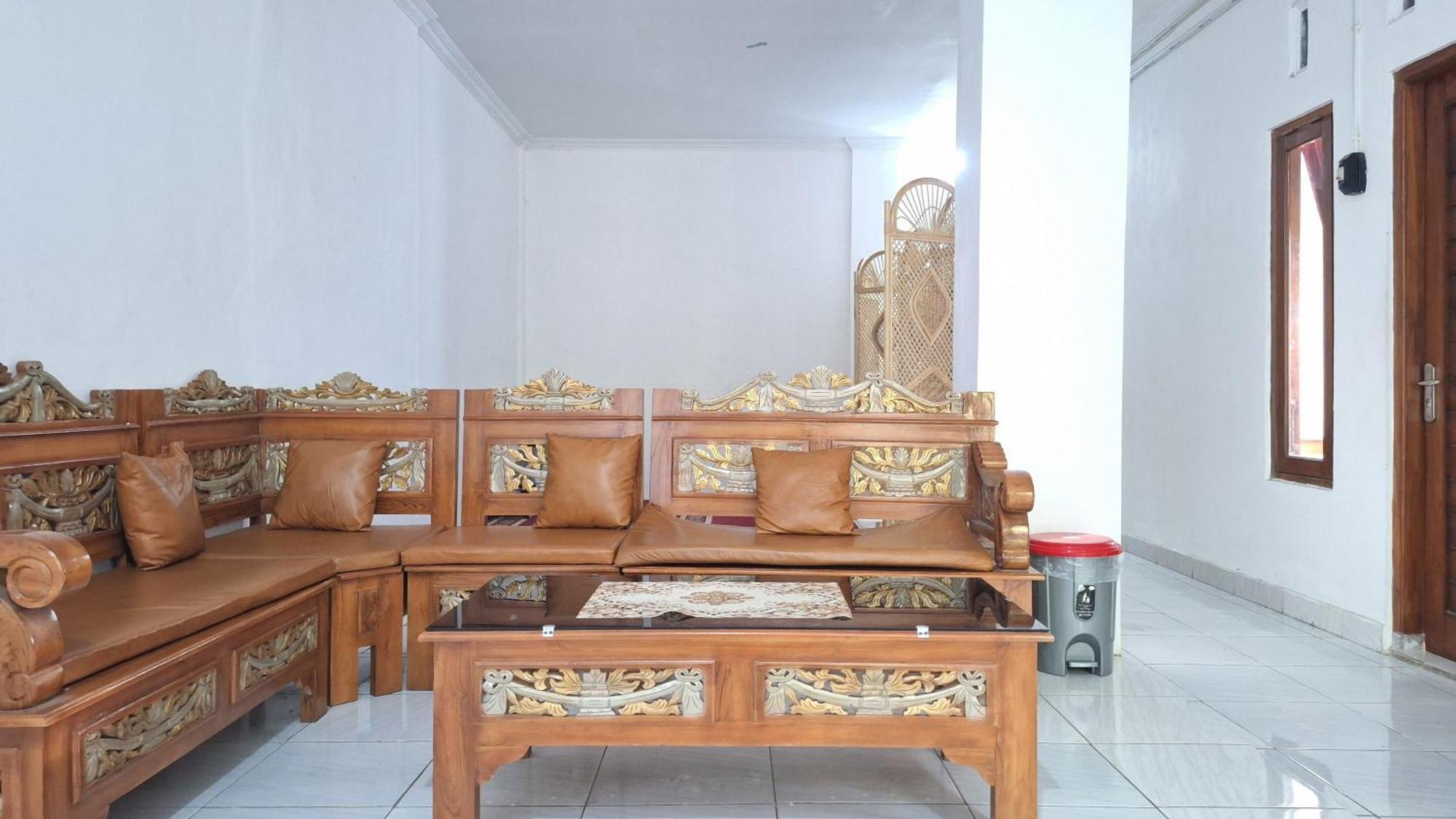 Reddoorz Syariah At Falisha Umy Ngabean Extérieur photo